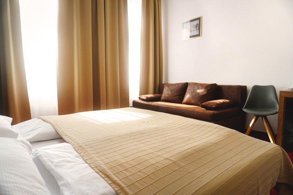 Ein gemütliches Zimmer im Hotel Klimt